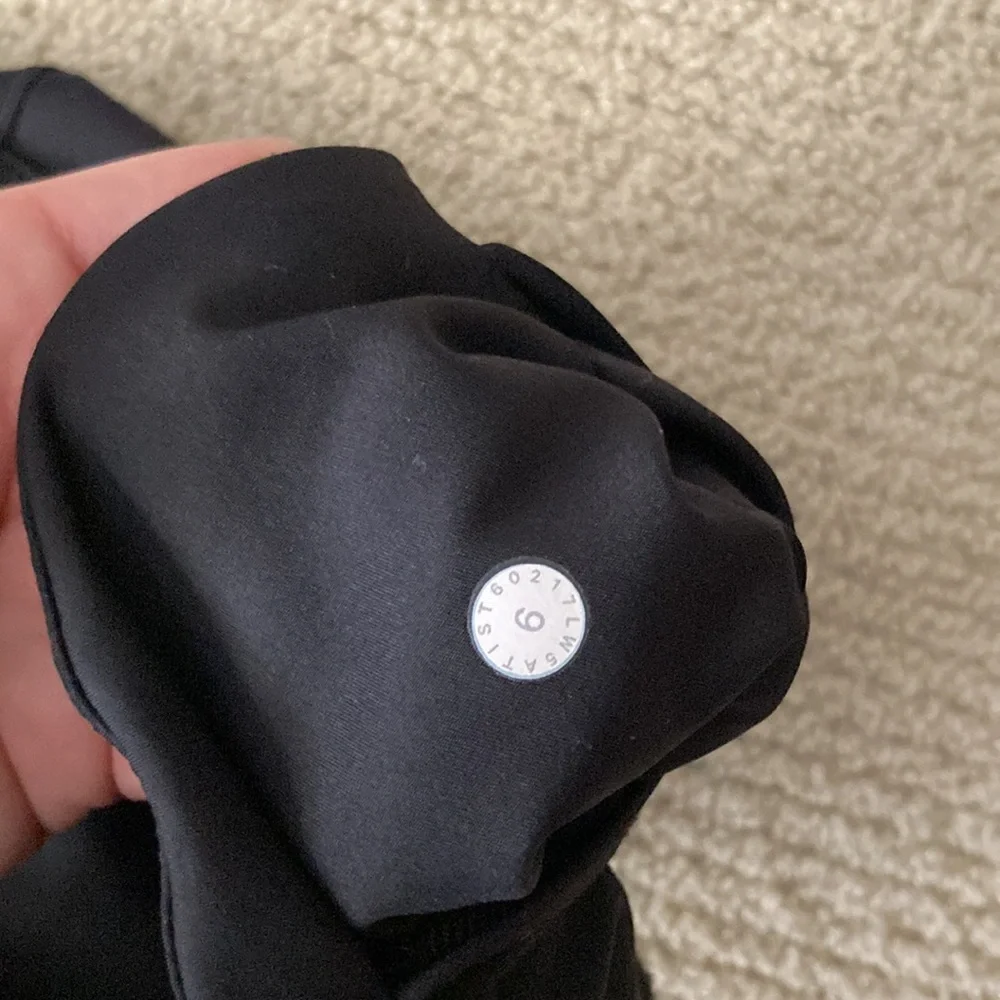 Lululemon Fast and Free High Rise Tight 25” 2017 Black Size 6 Nulux Pockets EUC